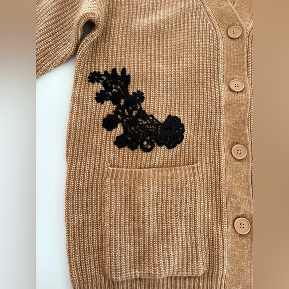 NWT Women’s Express Butterscotch Black Embroidered Accents Button Up Cardigan XS - Picture 10 of 12